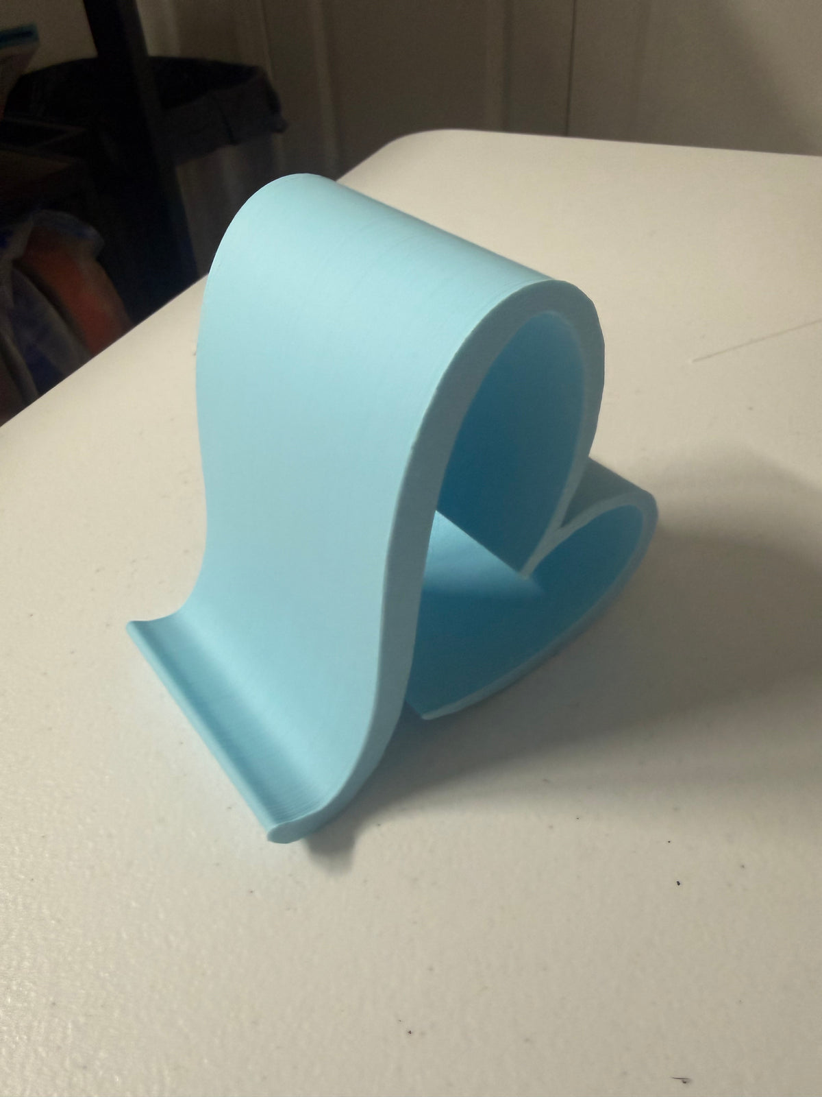 3D Heart Phone Stand – Stylish & Functional